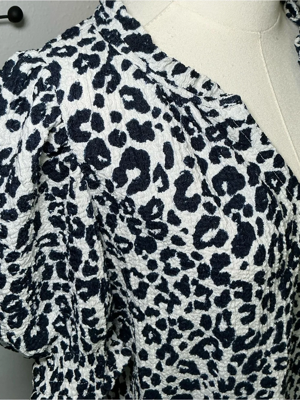 LOFT Leopard Print Puff Sleeve Textured Blouse Size Medium